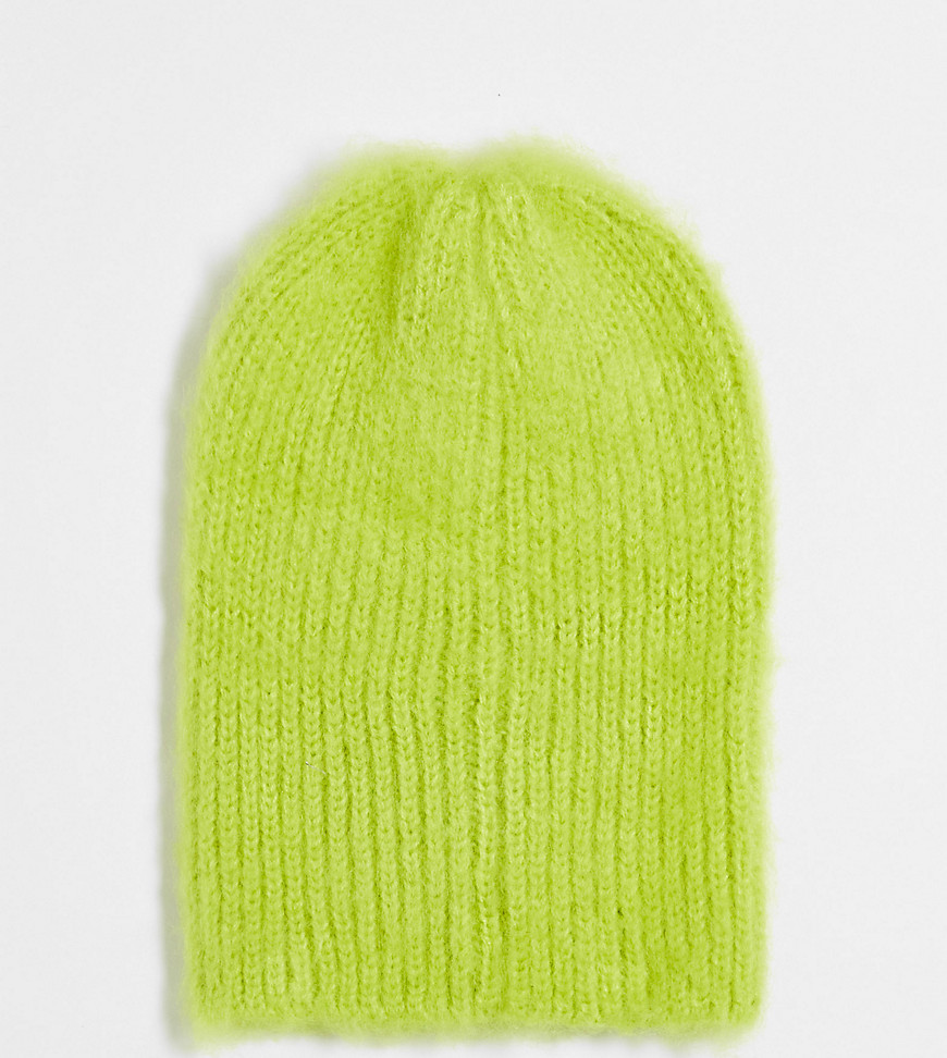 COLLUSION Unisex fluffy beanie in yellow