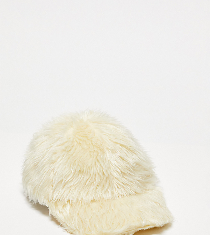 COLLUSION Unisex fluffy faux fur hat in white