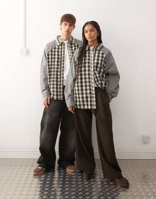 COLLUSION Unisex - Grau kariertes Oversize-Hemd mit geteiltem Design