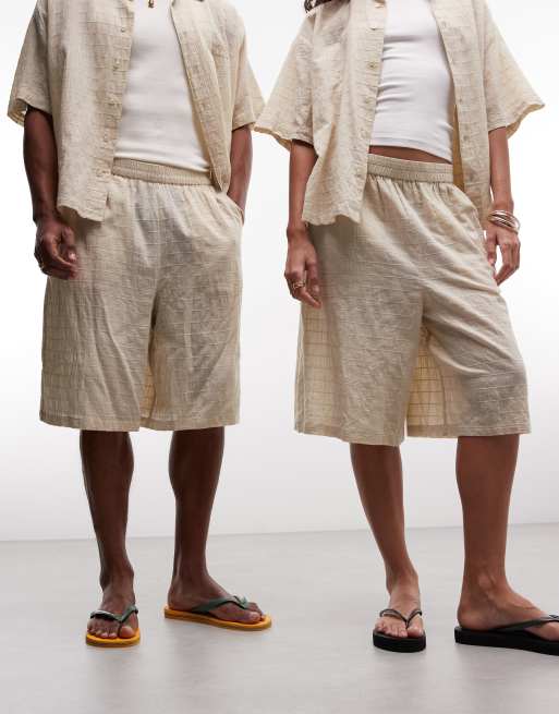 COLLUSION Unisex grid plaid oversized beach jorts in neutral, 4 of 4