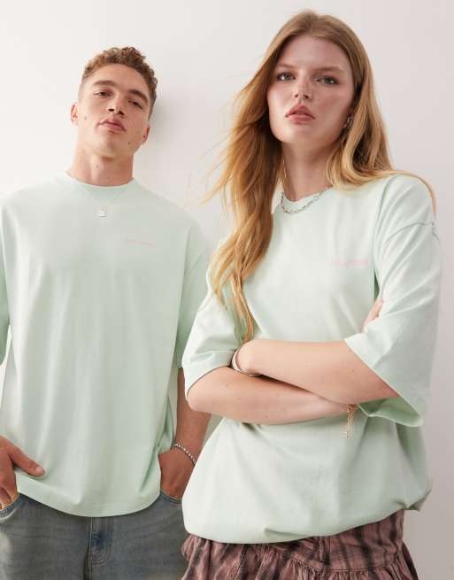 COLLUSION – Unisex – Grön t-shirt med rosa tryck baktill, 4 av 4