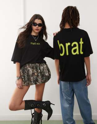 COLLUSION Unisex - Kastiges Skater-T-Shirt in Schwarz mit offiziellem „Charli XCX"- und „BRAT"-Print