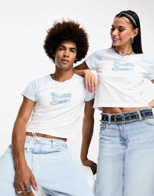 COLLUSION Unisex Knapp geschnittenes T Shirt in WeiB mit lizenziertem Britney Spears Print ASOS