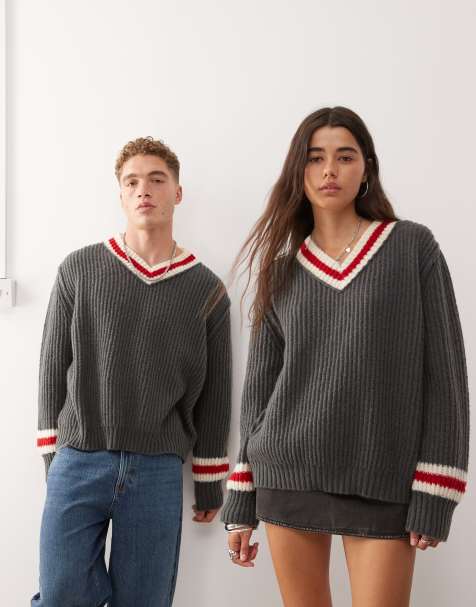 COLLUSION Unisex knitted v neck jumper in grey with red detail - view 1