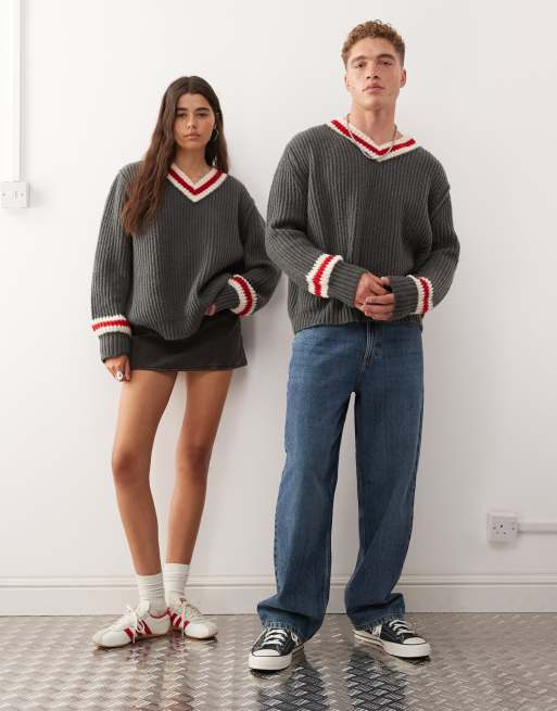 COLLUSION Unisex knitted v neck jumper in grey with red detail