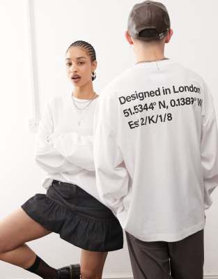 COLLUSION Unisex - Langärmliges Oversize-Shirt in Weiß mit Koordinaten-Print