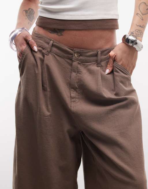 COLLUSION Unisex longline jort in brown, 3 of 5