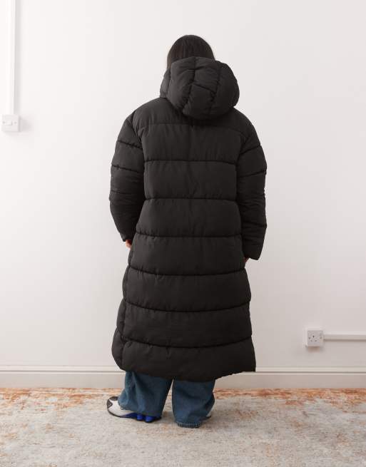COLLUSION Unisex maxi puffer coat in black