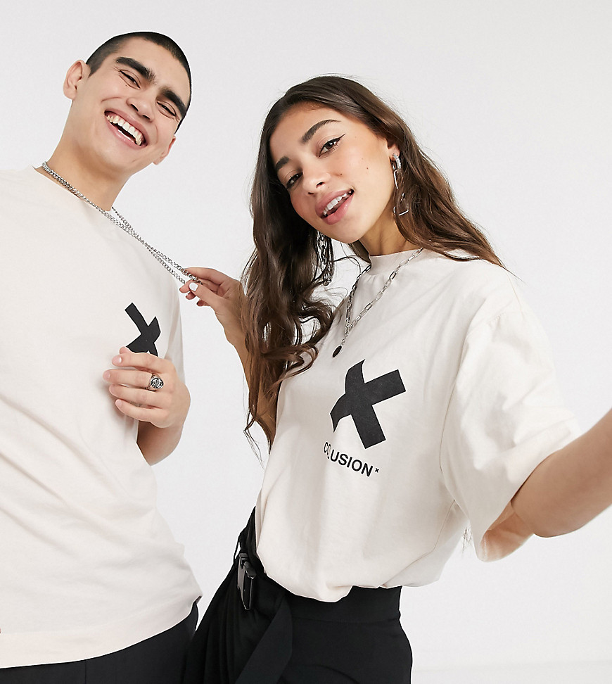 COLLUSION – Unisex – Naturvit t-shirt med logga