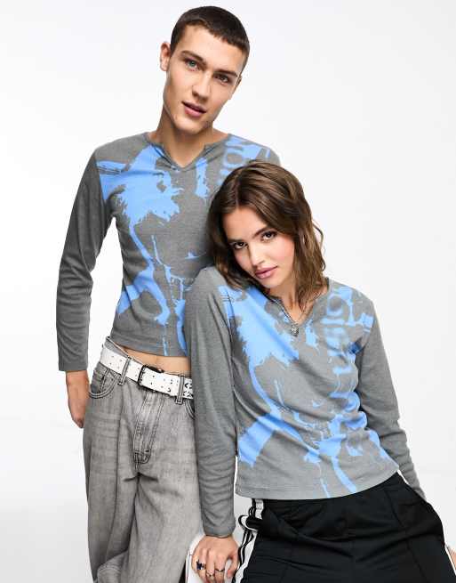 COLLUSION Unisex notch neck shrunken long sleeve t-shirt with print
