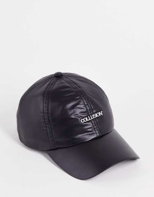 COLLUSION Unisex – Nylon-Kappe in Schwarz mit Metall-Logo