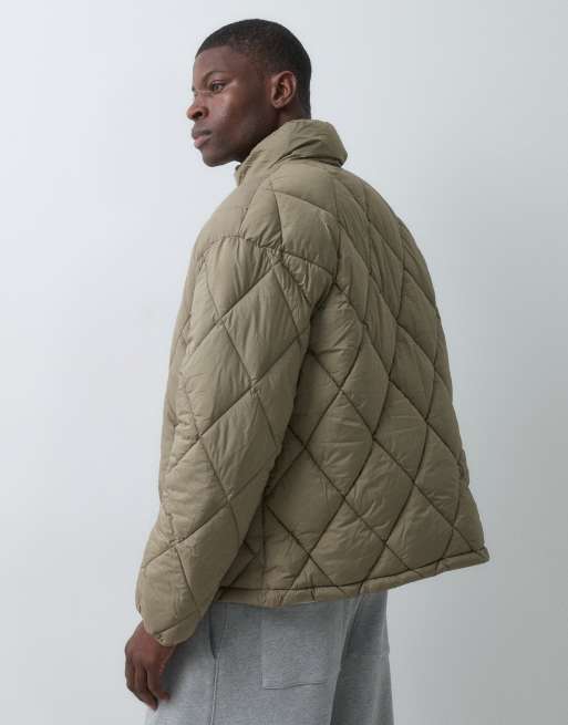 COLLUSION Unisex Oversize-Steppjacke mit Stehkragen in Khaki, 3 von 5