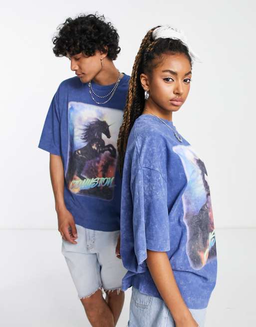 COLLUSION Unisex – Oversize-T-Shirt in blauer Acid-Waschung mit Pferde-Print