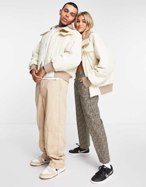 COLLUSION Unisex - Oversized bomber-jakke med dobbeltlynlås i ecru og beige
