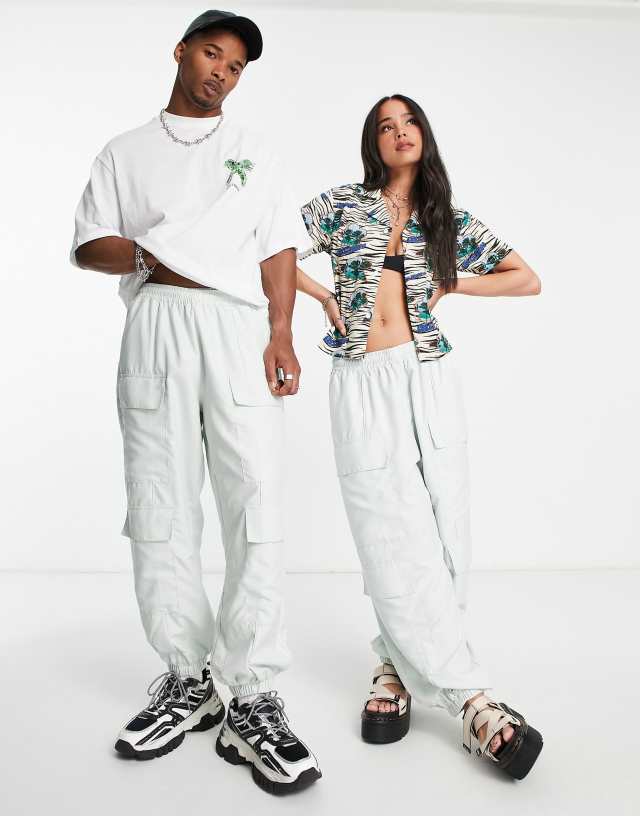 COLLUSION Unisex oversized cargo sweatpants in pale gray