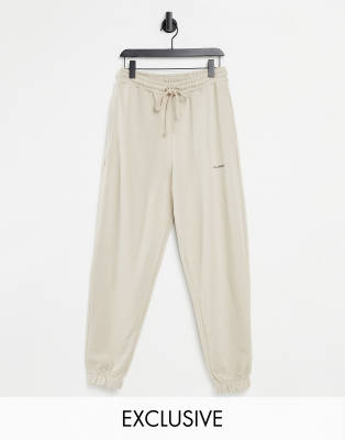 cuffless joggers