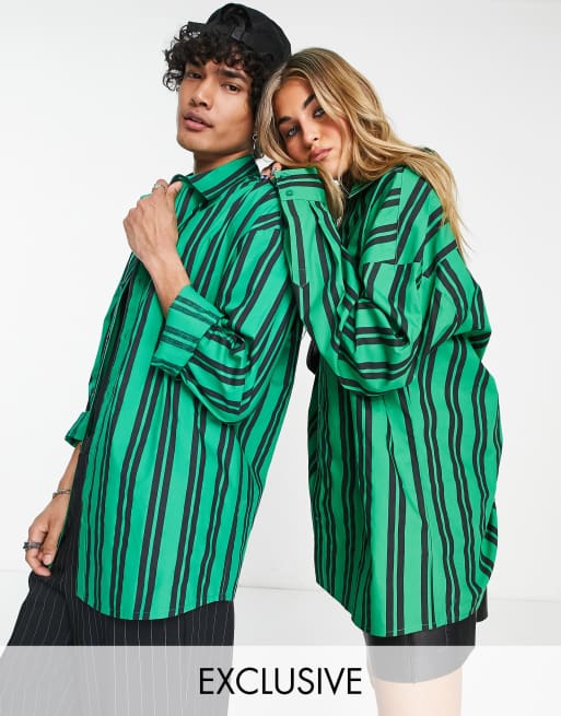 COLLUSION Unisex - Oversized poplinskjorte med grønne og sorte striber