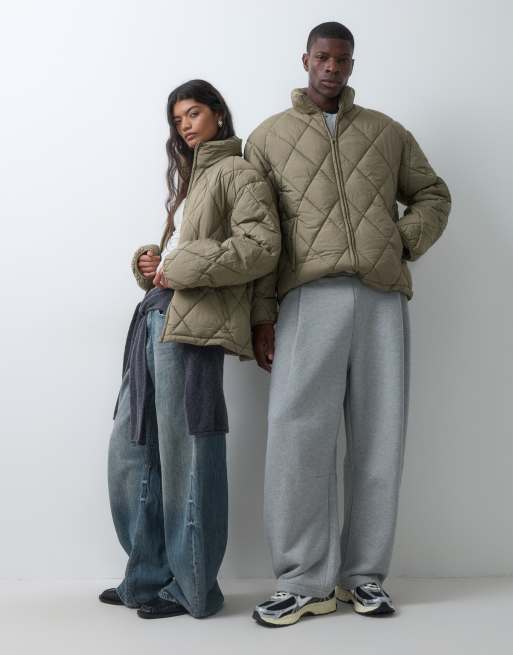 COLLUSION unisex oversized pufferjack met opstaande kraag in kaki, 2 van 5