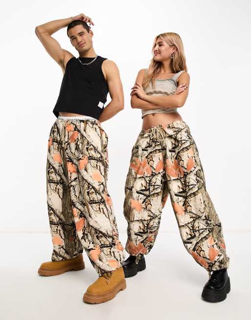 COLLUSION Unisex Pantalon cargo oversize bouffant style festival imprim camouflage