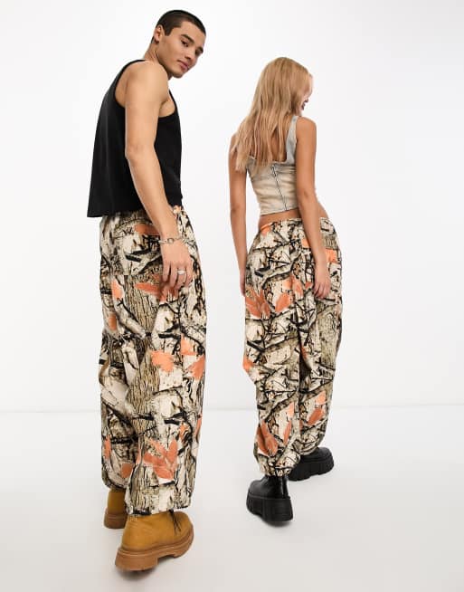 COLLUSION Unisex Pantalon cargo oversize bouffant style festival imprim camouflage