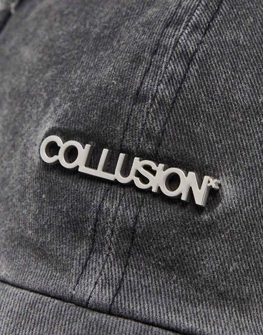 COLLUSION Unisex - Pet met distressed logo en acid wash in zwart, 3 van 4