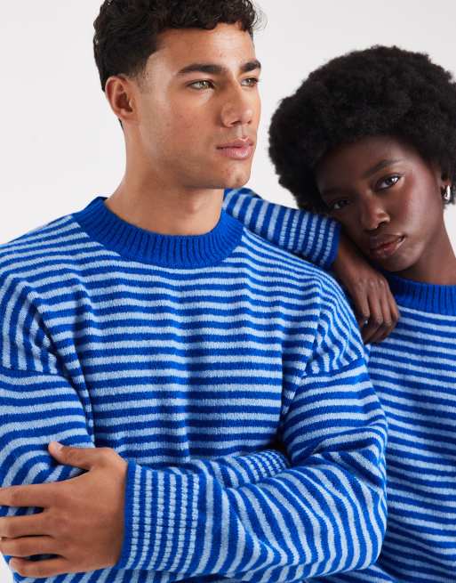COLLUSION Unisex - Pluizige gestreepte trui met ronde hals in blauw, 2 van 4