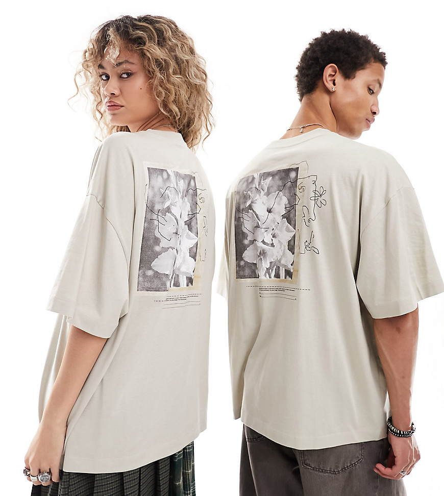 Collusion Unisex Printed Gray T-shirt With Photographic Flowers
