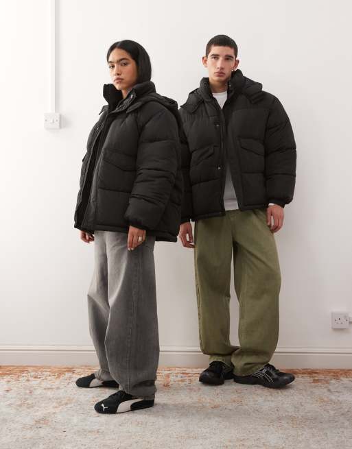 COLLUSION Unisex – Pufferjacke mit Kapuze in Schwarz