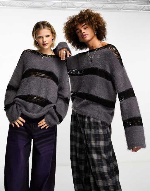 COLLUSION Unisex - Pull hybride avec fausse fourrure et maille ajourée - Violet et noir
