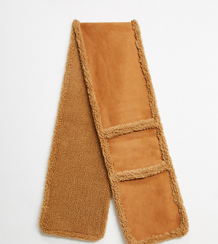 COLLUSION Unisex scarf in faux suede and borg-Brown