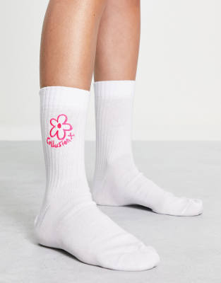 COLLUSION Unisex socks with flower logo in white
