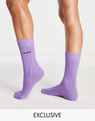 COLLUSION Unisex socks with small logo in purple