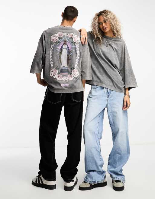 COLLUSION Unisex – Super-Oversize-T-Shirt aus Pikee in verwaschenem Anthrazit mit Heiligen-Rückenprint