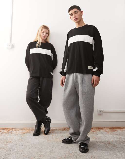 COLLUSION Unisex – Svart och vit t-shirt med boxig passform och tryck i skatestil, 4 av 4