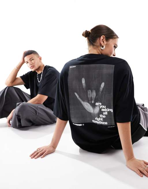 COLLUSION Unisex - T-shirt à imprimé photo main au dos - Noir