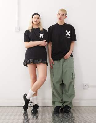 Collusion - Unisex-T-Shirt aus Baumwolle in Schwarz mit Logo