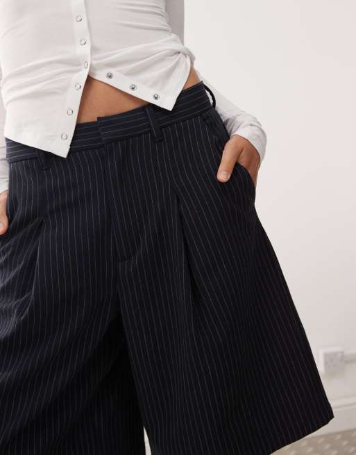 COLLUSION Unisex tailored jort in pinstripe, 2 of 5