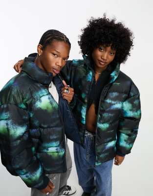 COLLUSION Unisex tie dye puffer coat in blue and black-Multi