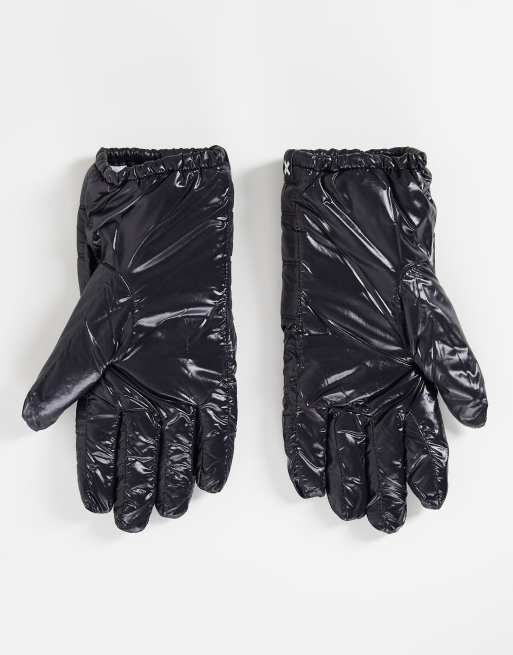 COLLUSION Unisex wet look padded gloves in black