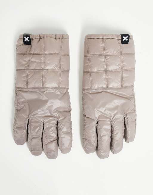 COLLUSION Unisex wet look padded gloves in black