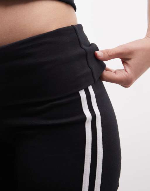 COLLUSION utsvängda capri-leggings i svart med sportig rand, 4 av 5