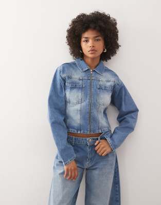 COLLUSION - Veste en jean coupe ajustée - Bleu délavé