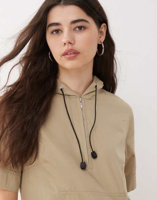 COLLUSION - Vestito lungo svasato color pietra con cappuccio stile sportivo, 3 di 4