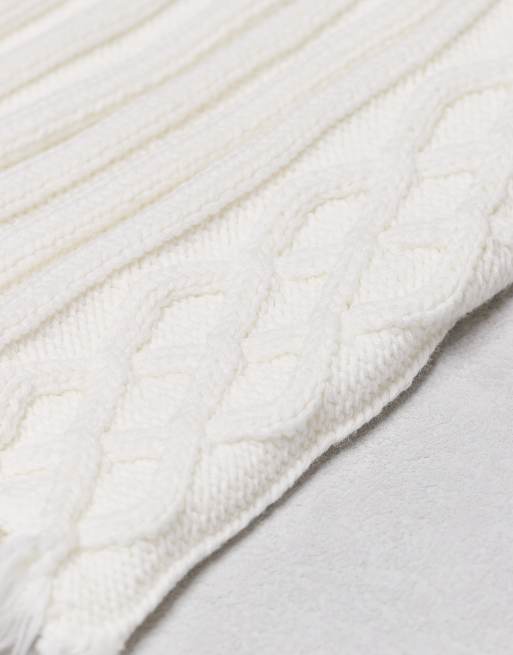 COLLUSION – Vit, flätstickad mössa i unisex-modell med råskuren fåll, 2 av 3