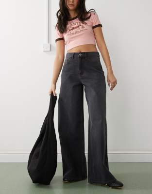 wide leg jeans in dark wash-Black