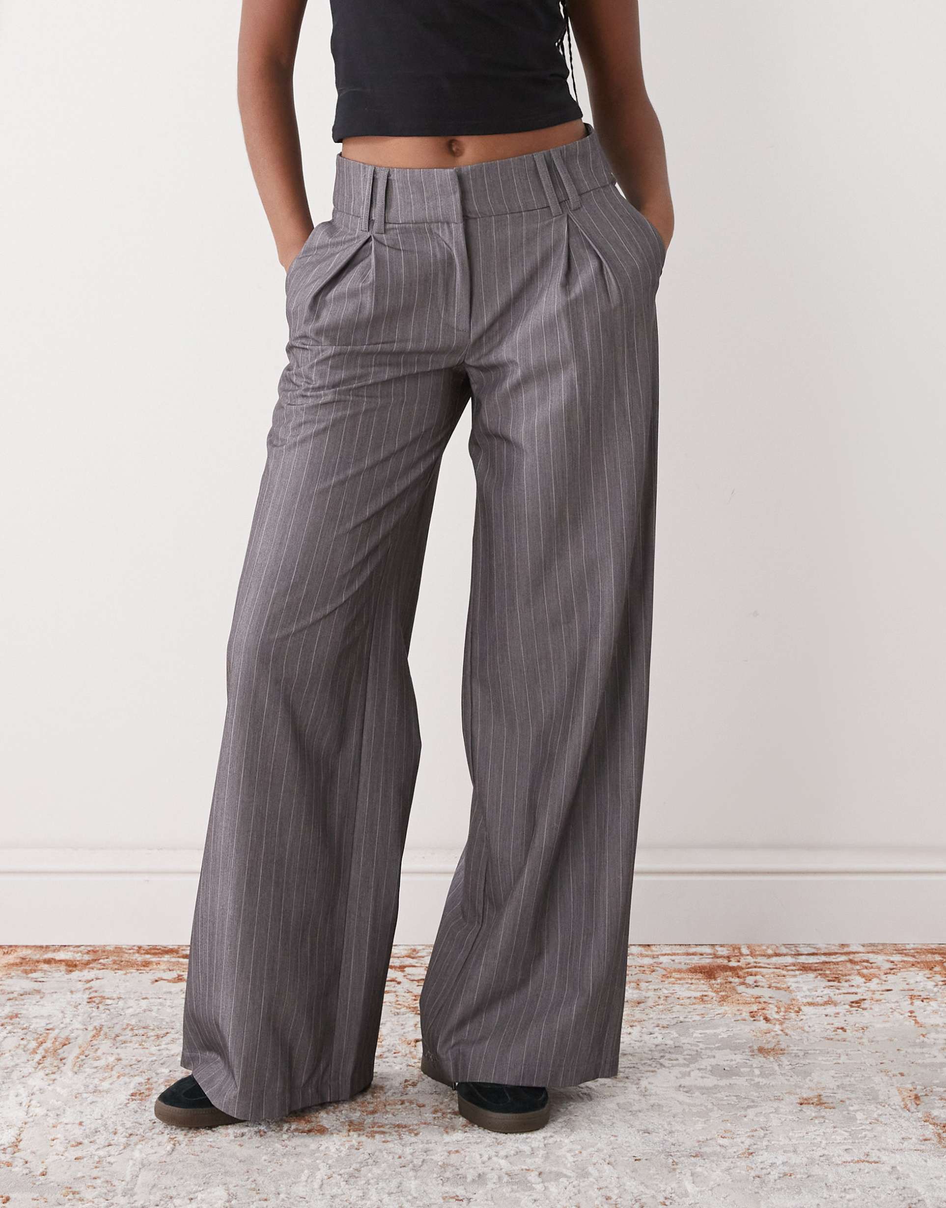 collusion wide leg seam detail pants in gray pinstripe