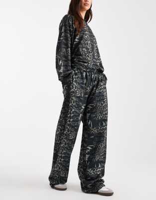 Collusion Wide Leg Sweatpants In Multi
