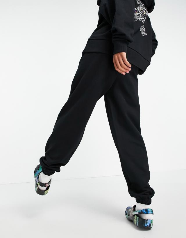 UNISEX OVERSIZED SWEATPANTS