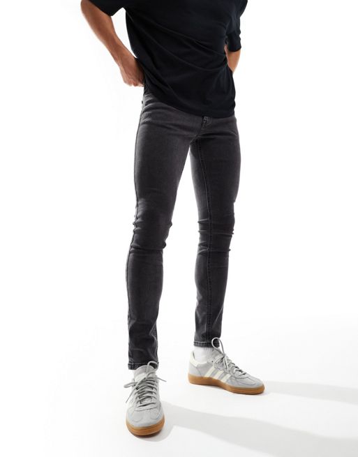 COLLUSION – x001 – Eng geschnittene Jeans in verwaschenem Schwarz mit mittelhohem Bund