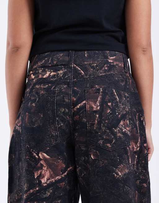 COLLUSION - x002 - Jeans ampi con stampa mimetica ispirata agli alberi, 4 di 5